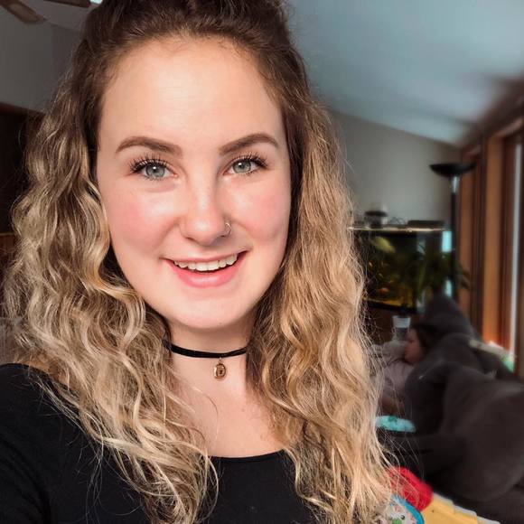 Meet your Posher, Taylor - Picture 1 of 1